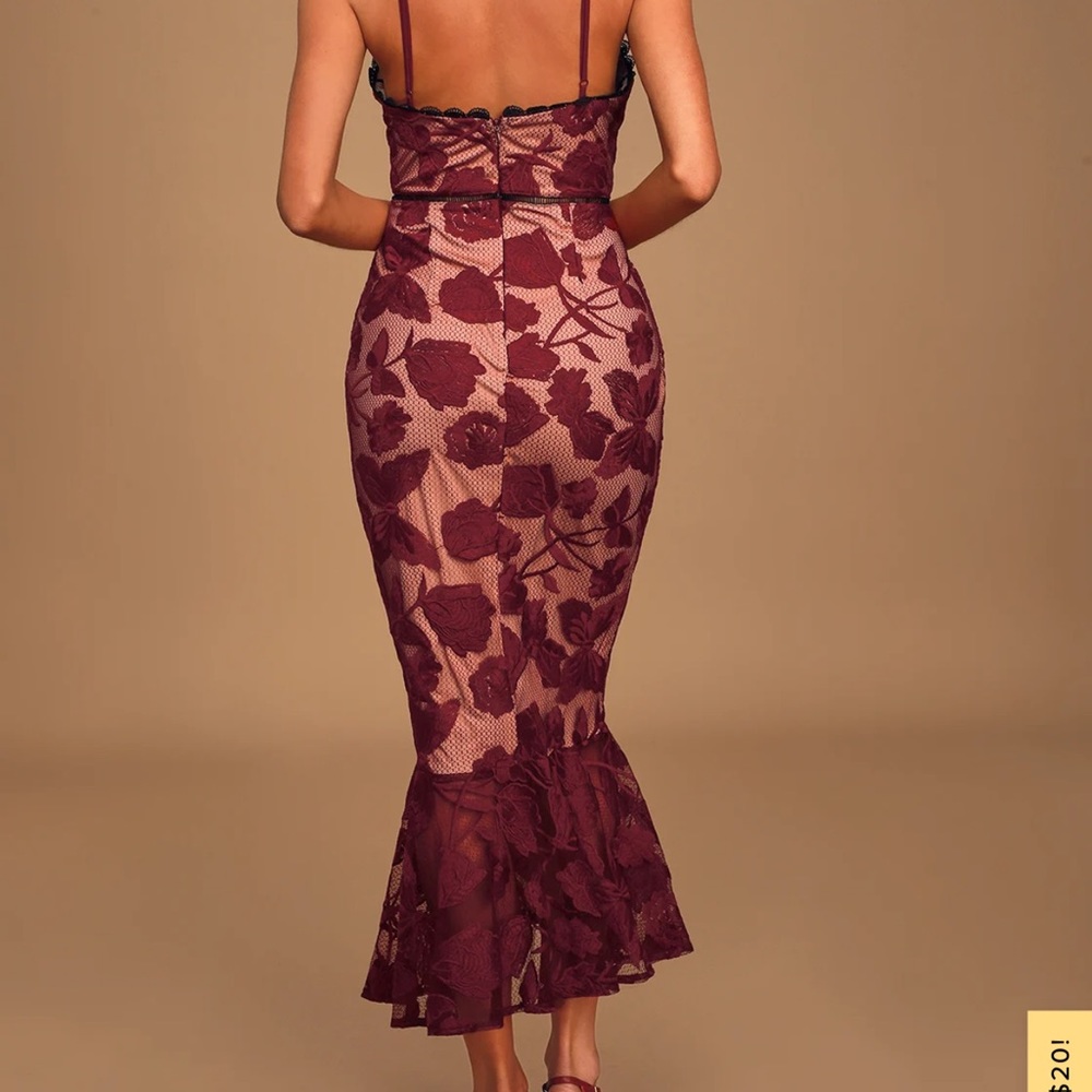 Lulus Alluring Dream Burgundy Floral Mesh Lace Trumpet Midi Dress
Medium